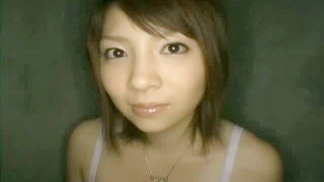 Amateur Kinky Asiático Natsumi Fukuyama chupando pollas de plástico