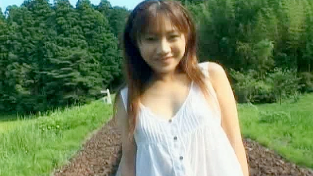 Izumi Yamaguchi Amateur Asiática Masturba Su Coño Apretado