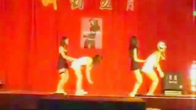 Kinky&entertaining teen play that arouses everyone watching