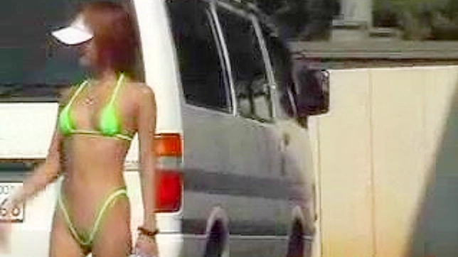 Japonesa Descarada en Lencería follando al Aire Libre