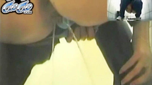 Chica Caliente y Adorable se Masturba Después del Trabajo