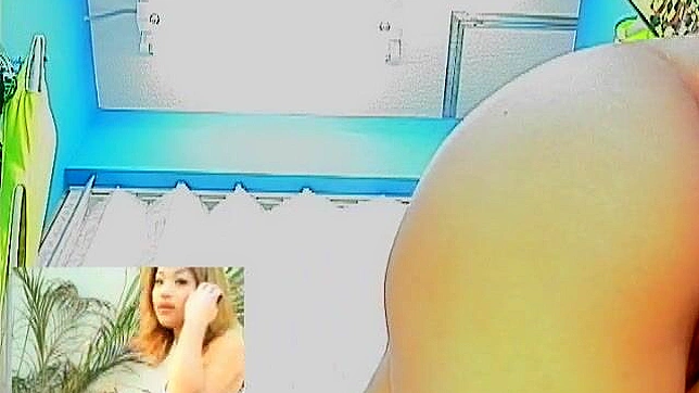 Muñeca Japonesa con Culo Grande Posando para una Sesión Glez