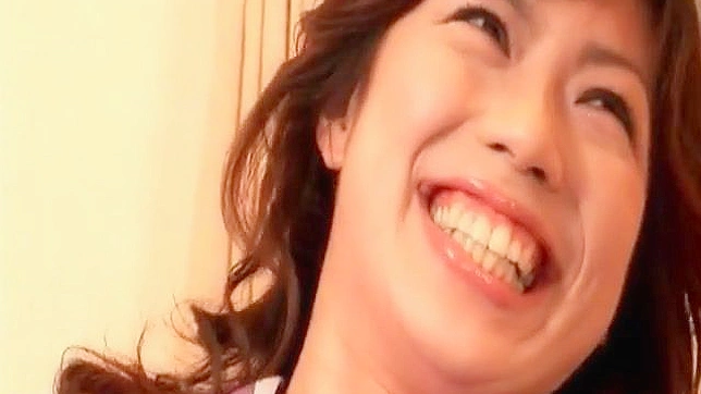 Chica Asia con Rojo Tocándose Sus Coños en Primer Plano Vídeo 3