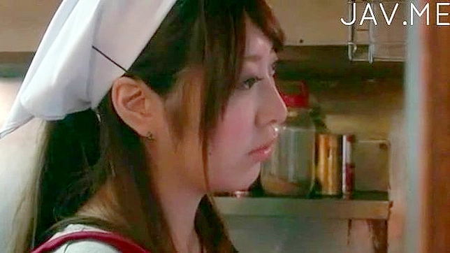 Belleza Japonesa Prepárate para un Trato Rudo con Este Tipo
