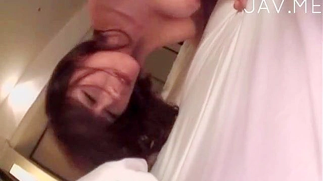Zorra Japonesa Monta y Mamá Cazón Como una Caliente Profesional