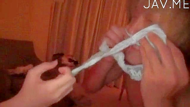Diva seductora guía gran polla en su culazo abierto