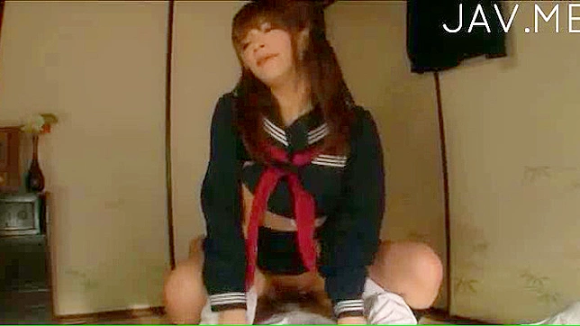 Estudiante Japonesita Con Culo Grande Teniendo Sexo Oral