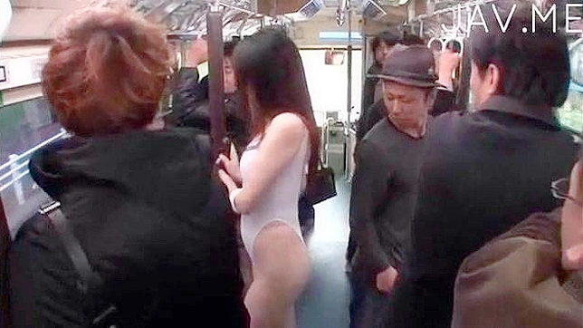 Juega Con Las Apetitosas Grandes Tetas de la Caliente Belleza