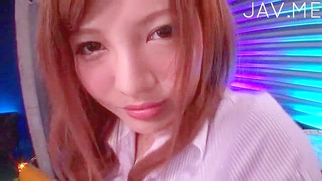 Nena Asiática Elegante Tenta Culo Caliente Con Mano Salvaje