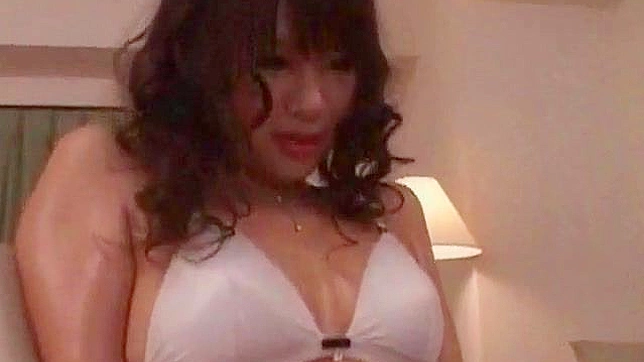 Transex Cachonda Martilleando Coños de Novatas Preciosas