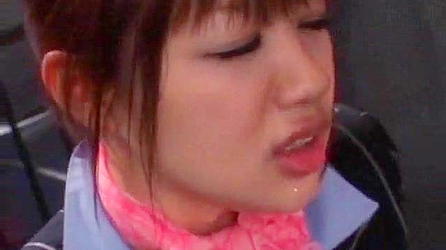 Chica Japonesa Estimulando Coño Con Juguete Y Dedos
