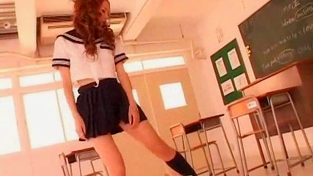 Estudiante Asiática Atractiva Da Un Morboso Trabajo de Pies