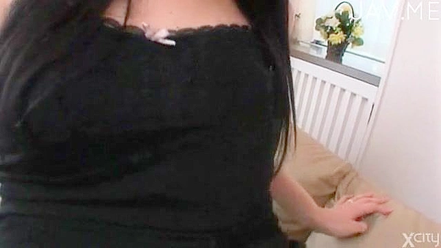 Japonesita Con Grandes Tetas Disfruta Brutal Trato de Potente Macho