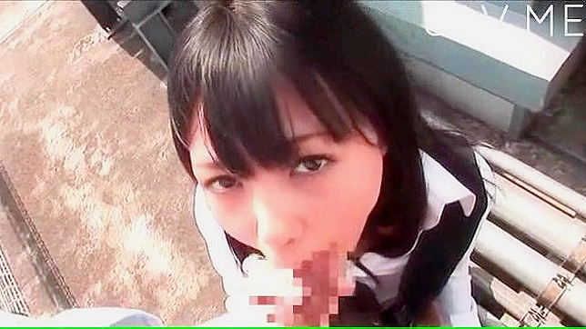 Teen 18+ aficionado amplía su coño en sucio show porno amateur