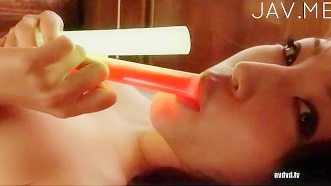 Placeres Explícitos de Mamadas por Dulce Asiática Encantadora