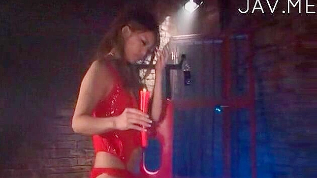 Japonesita Seductora y Hambrienta Chupa un Gran Pene Ardiente