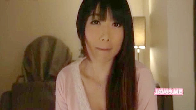 Estrella Porno Amateur Asiática Encanta y Da Un Rico Culo Profundo