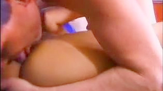 Mei Yu adora una follada caliente y apasionante
