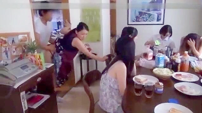 Multitasking Stepmom Gets Banged by Only Man in Family