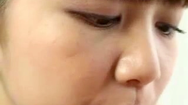 Asians Babe Gives Mind-blowing Blowjob
