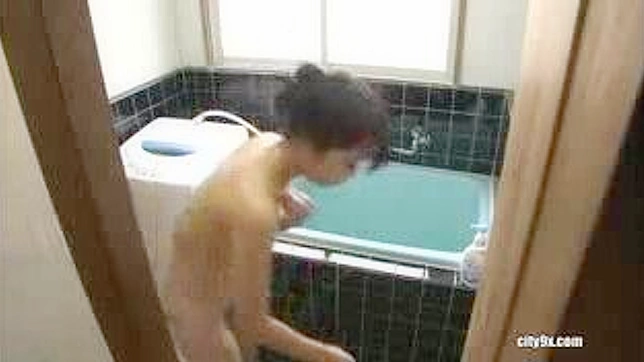 Caught on Cam! Real Asian Girls Peeing in Public