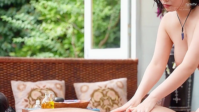 Got a passionate and tender massage and cum in his Japanese girlfriend's mouth!