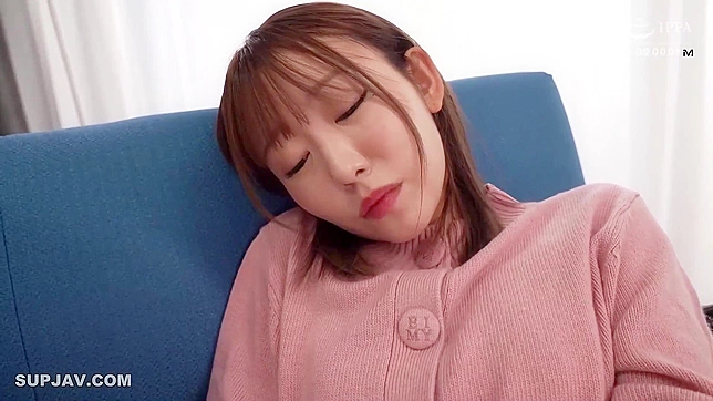 Nippon Petite Secretary Sucks Boss's Cock on Couch with Vibrator in Her Panties